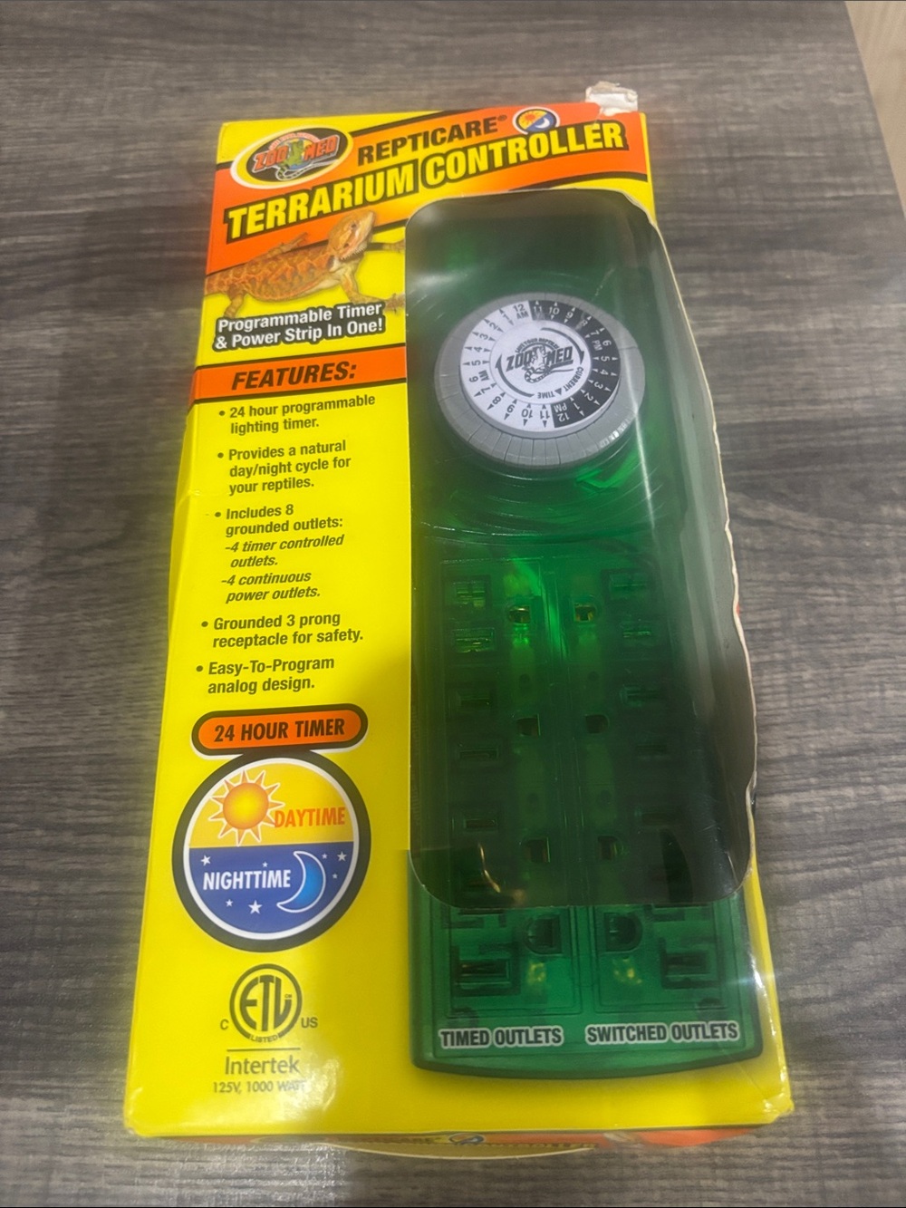 Zoo Med Zoom Green Programmable Terrarium Controller Power Strip